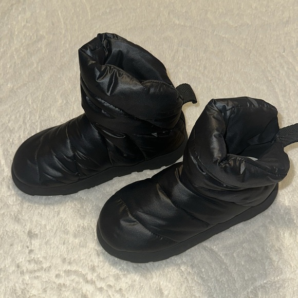 Winter Boots - Picture 2 of 3